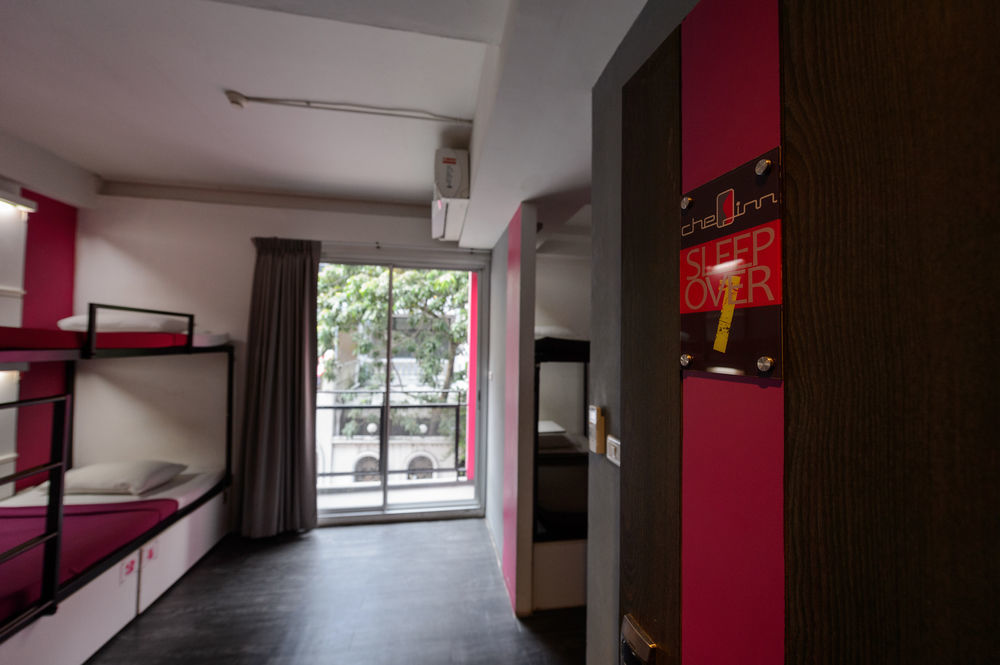 Cheqinn Hostel - Sukhumvit 4 Nana Plaza Bangkok Extérieur photo