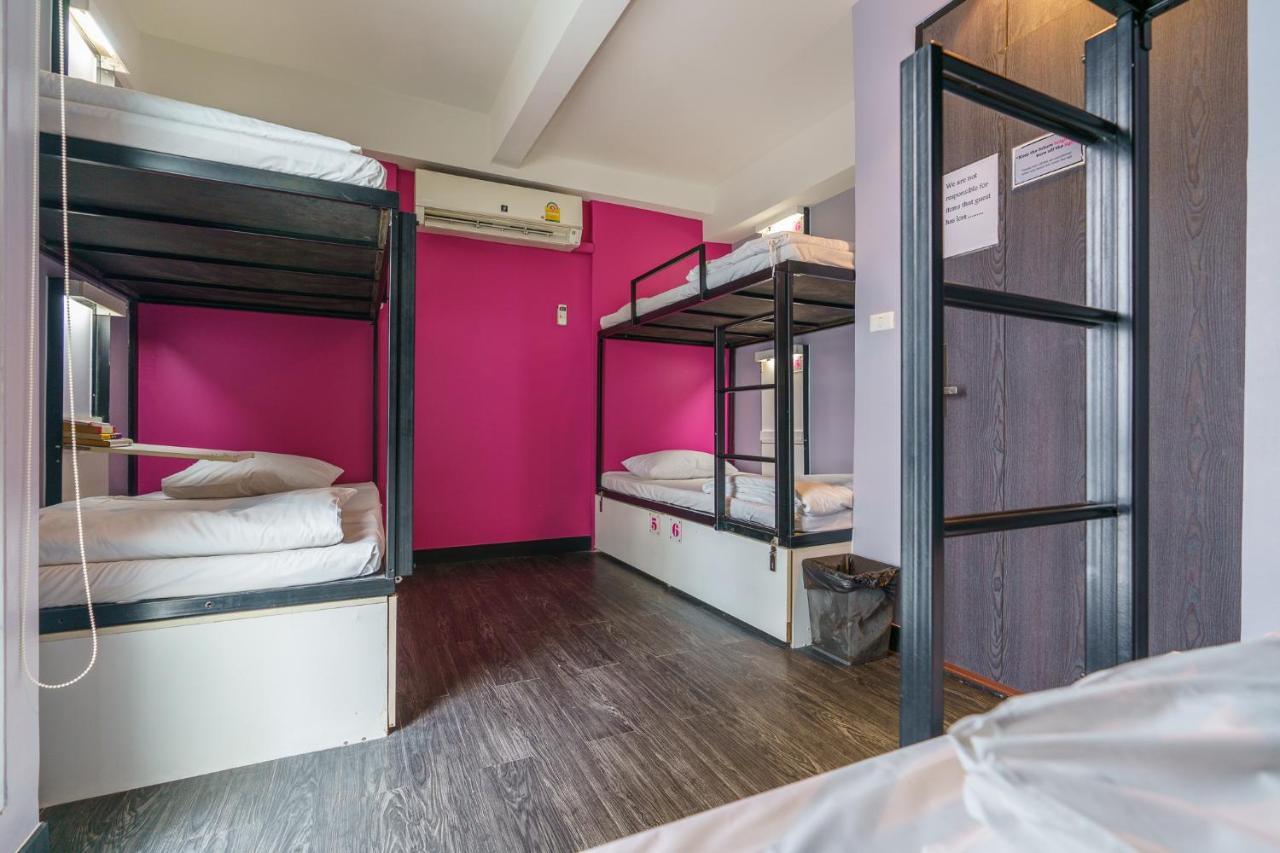 Cheqinn Hostel - Sukhumvit 4 Nana Plaza Bangkok Extérieur photo