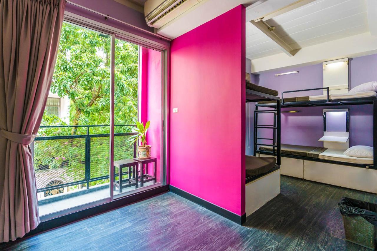 Cheqinn Hostel - Sukhumvit 4 Nana Plaza Bangkok Extérieur photo