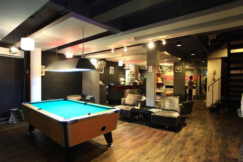 Cheqinn Hostel - Sukhumvit 4 Nana Plaza Bangkok Extérieur photo