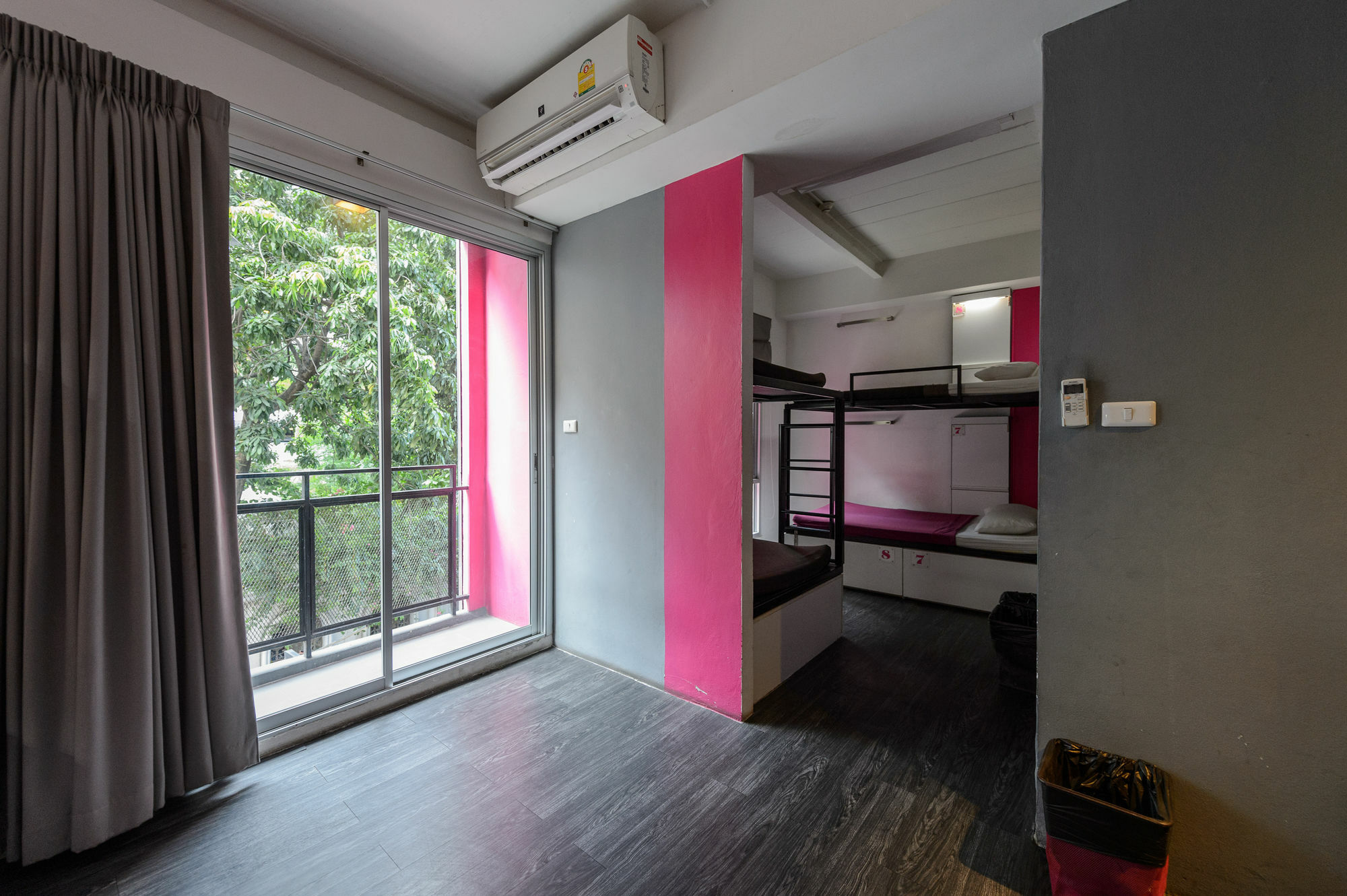 Cheqinn Hostel - Sukhumvit 4 Nana Plaza Bangkok Extérieur photo